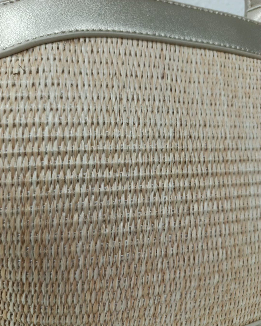Bolso Capazo Rafia Metalizado con Bandolera