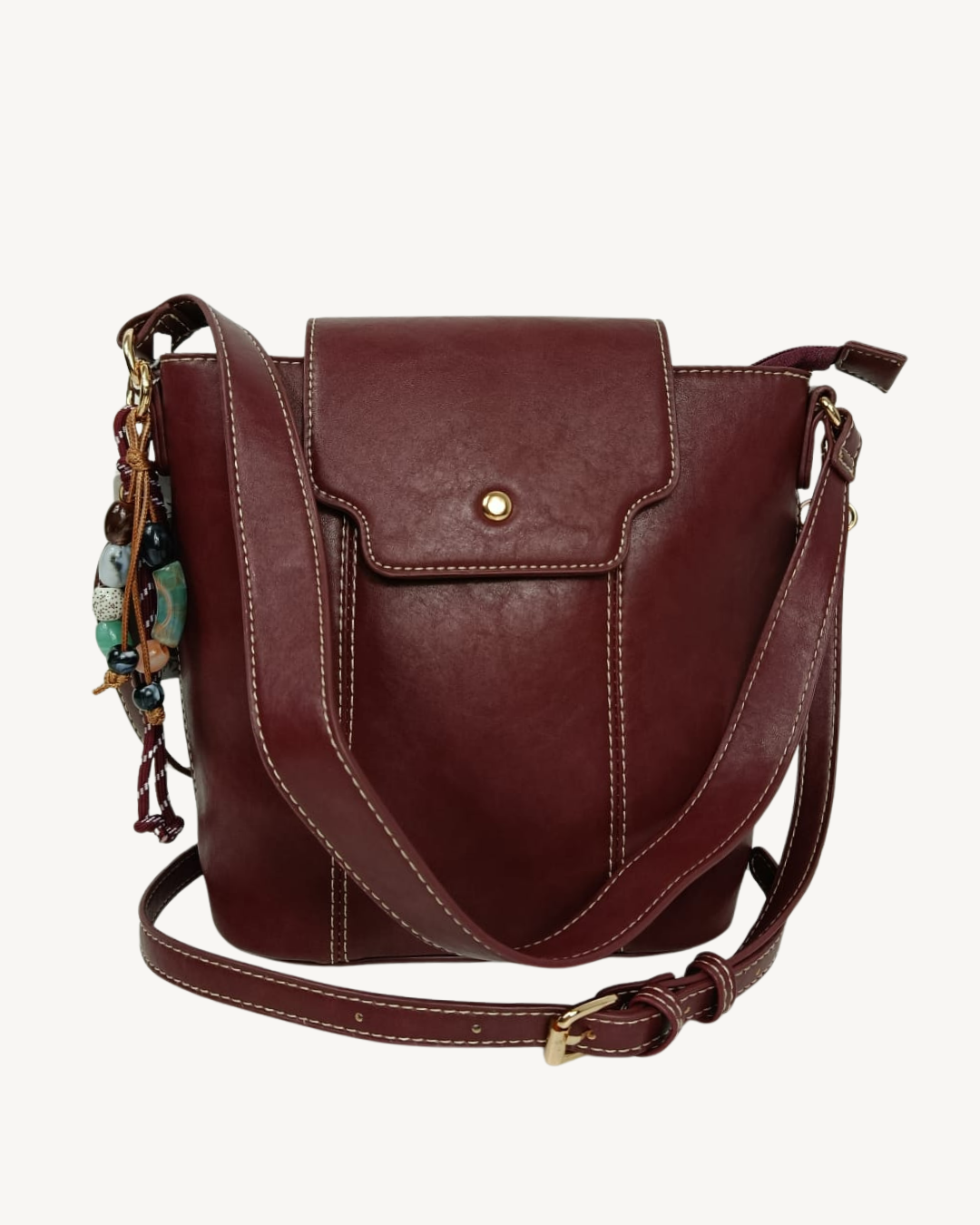 Sac à main bandoulière femme avec rabat bordeaux et bandoulière réglable