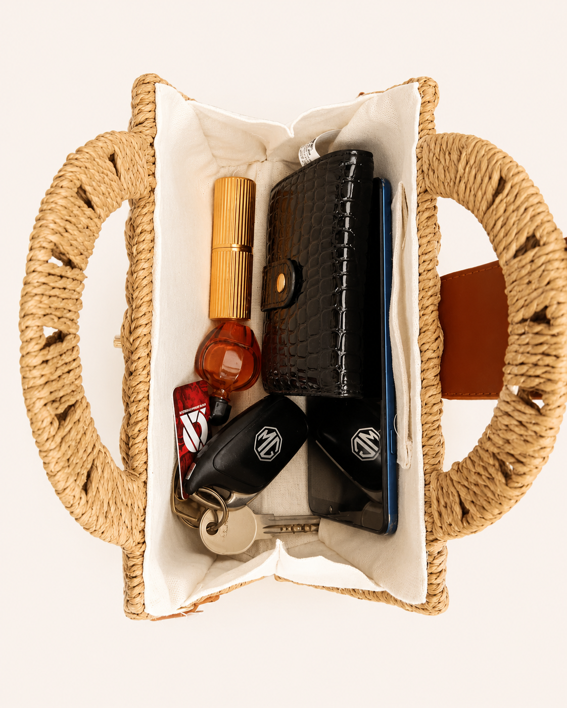 Bolso Petit de Rafia Trenzada Beige con Bandolera Boho Chic